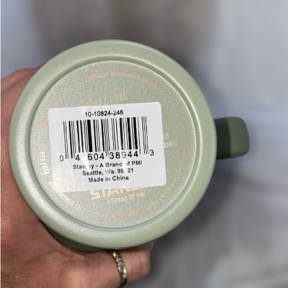 NIB Stanley Quencher 40oz Tumbler with Handle Restful Green - Picture 4 of 11